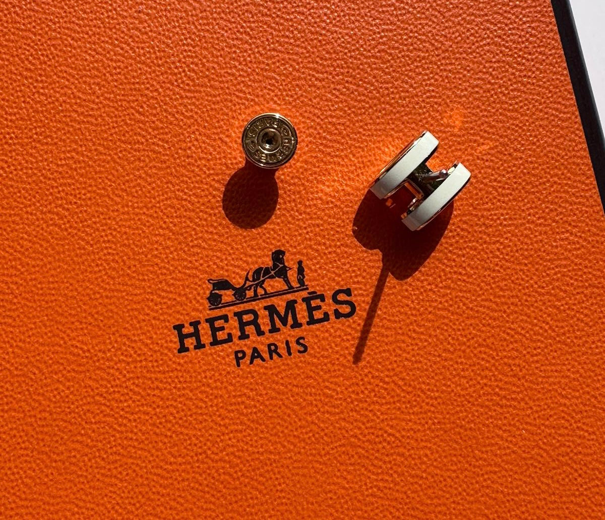 hermes h logo wallpaper