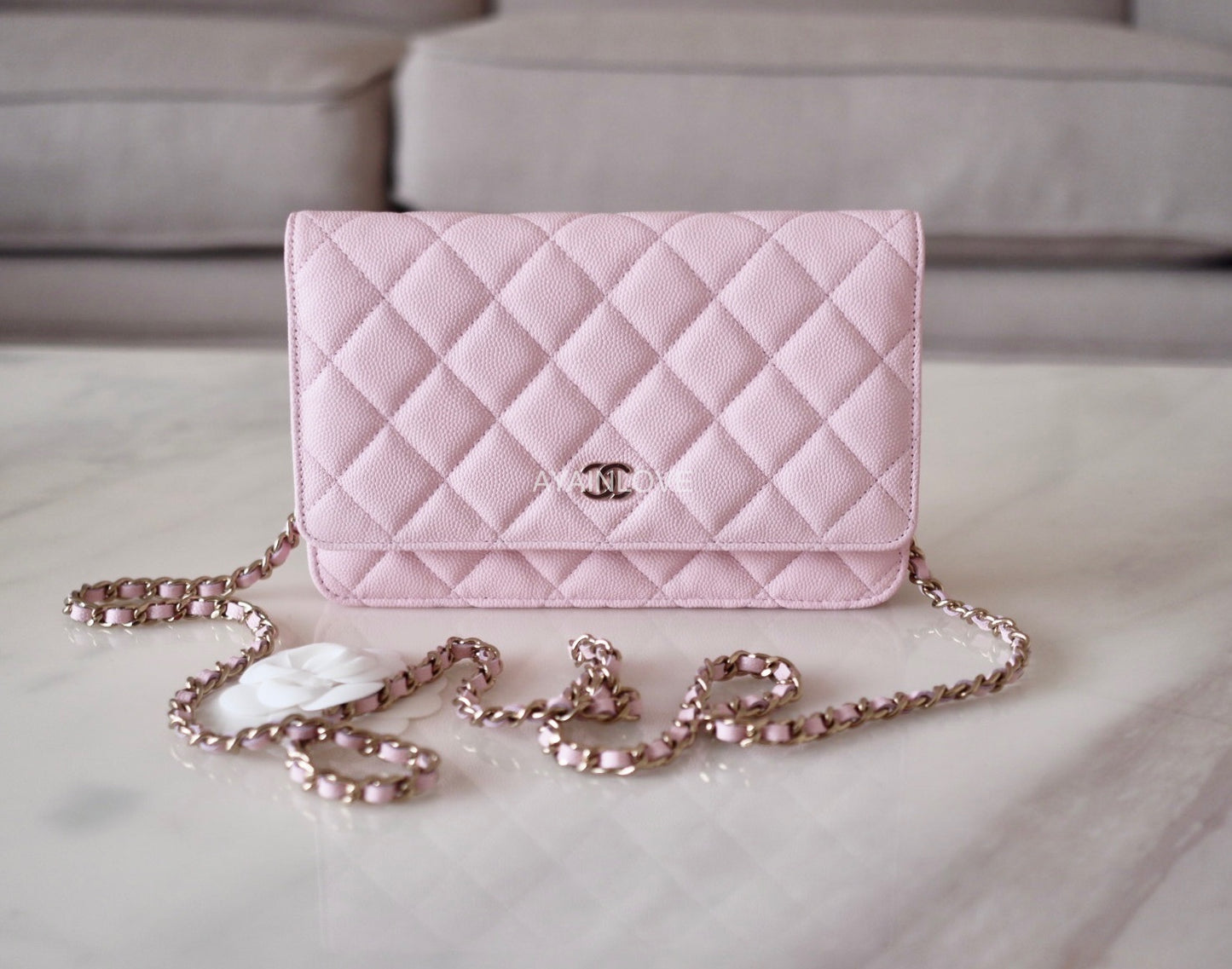 22S LIGHT PINK CAVIAR CLASSIC WALLET ON CHAIN LIGHT GOLD HARDWARE *NEW*