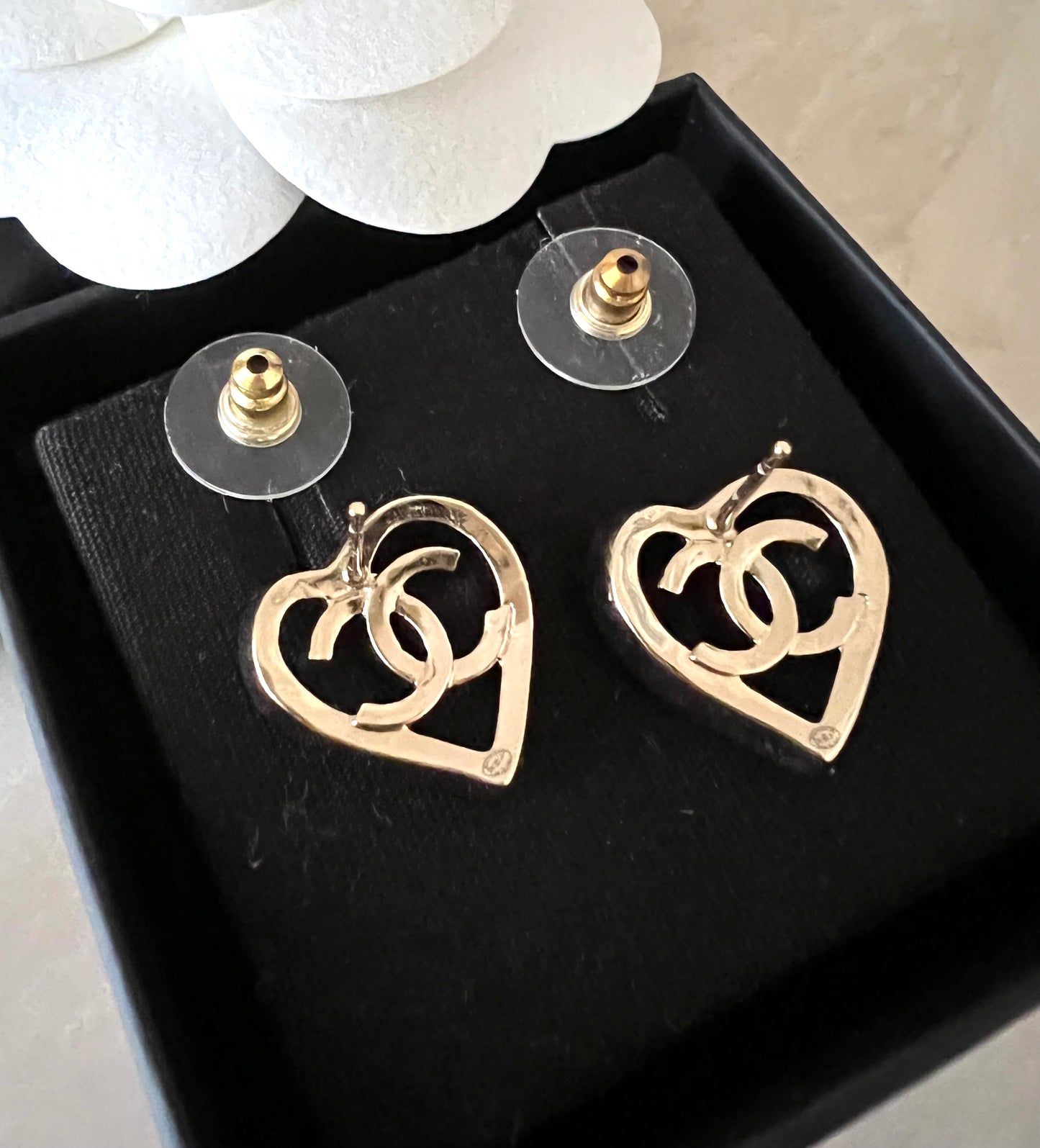 CHANEL 22P Heart Stud CC Earrings Light Gold Hardware