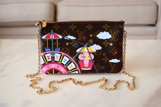 LV LOUIS VUITTON Animation Ferris Wheel Holiday 2020 Double Zip Pochette Vivienne Gold Hardware