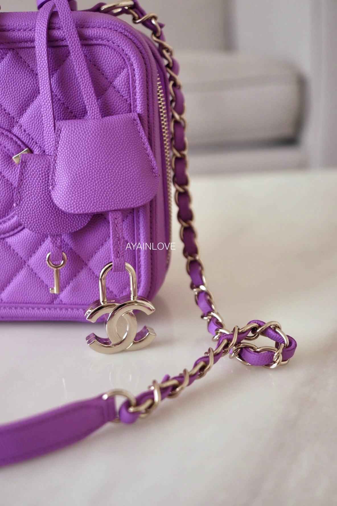  Chanel, Pre-Loved Purple Quilted Caviar Business Affinity Bag  Small, Purple : Luxury Stores