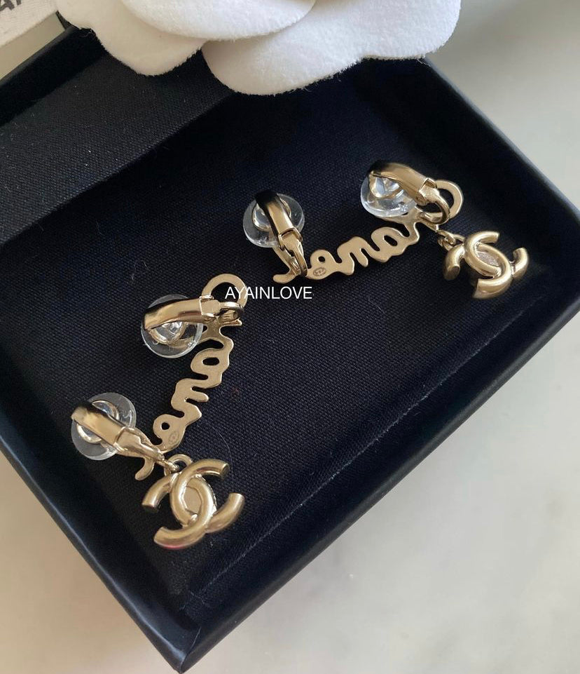 CHANEL 21P Script Dangling CC Turn-Lock Clip-On Earrings Matte Gold Hardware