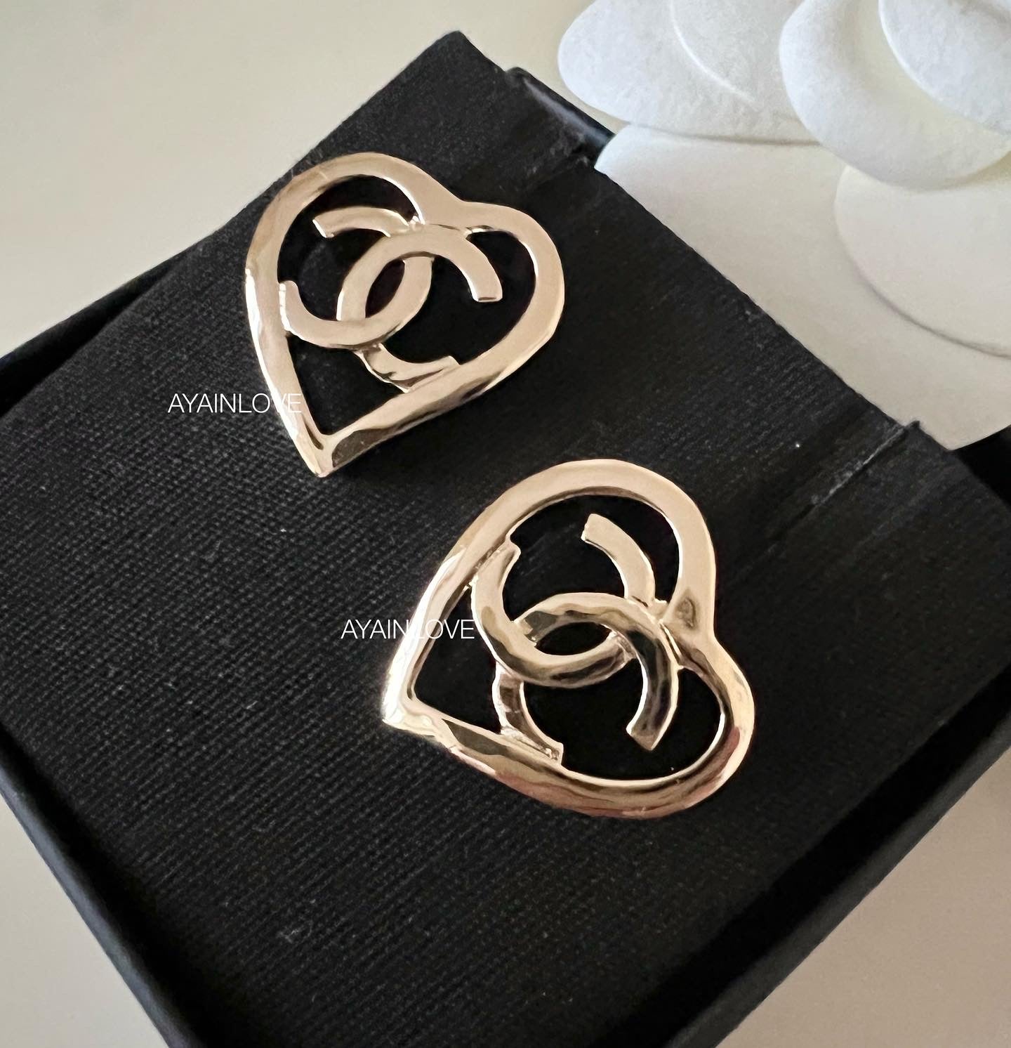 CHANEL 22P Heart Stud CC Earrings Light Gold Hardware