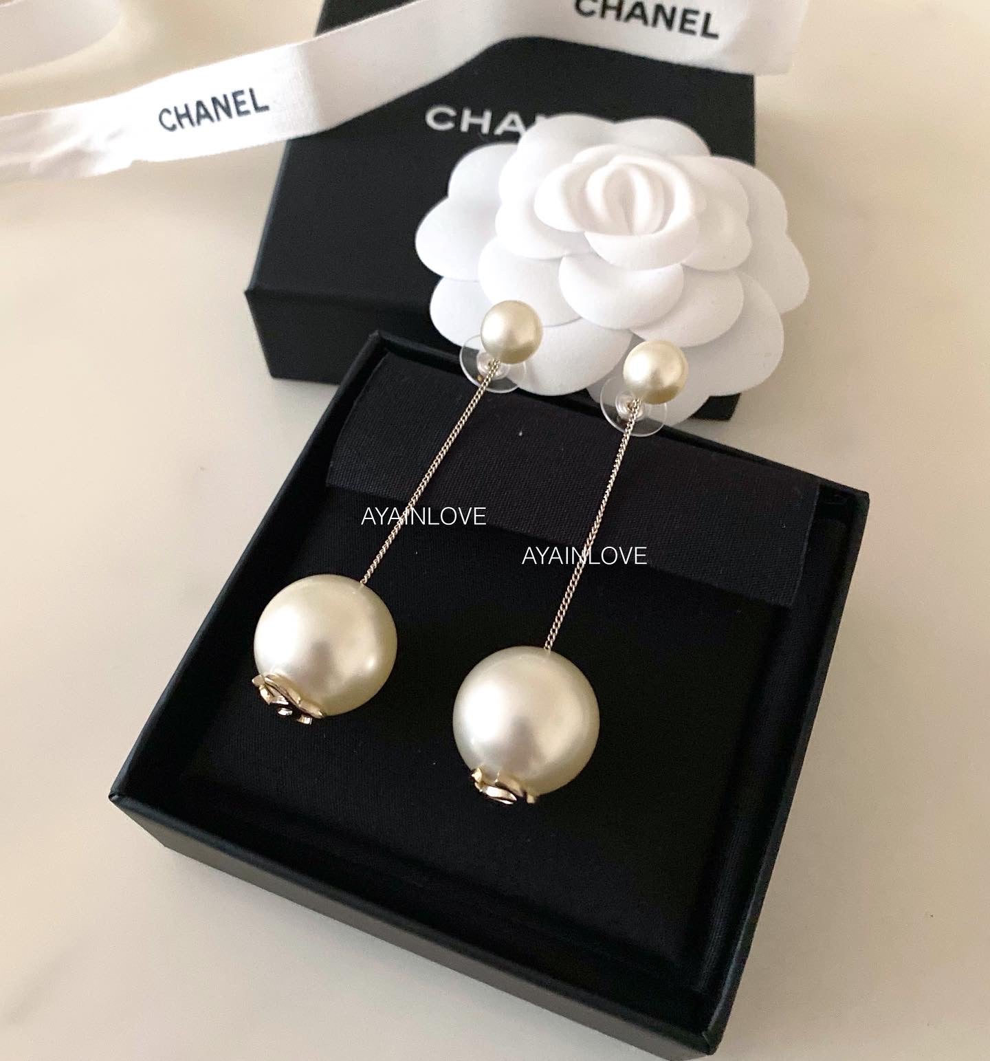 CLASSIC PEARL DROP STATEMENT EARRINGS LIGHT GOLD HARDWARE *NEW*